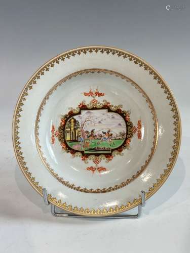 Assiette creuse en porcelaine de la famille rose. Chine, Com...