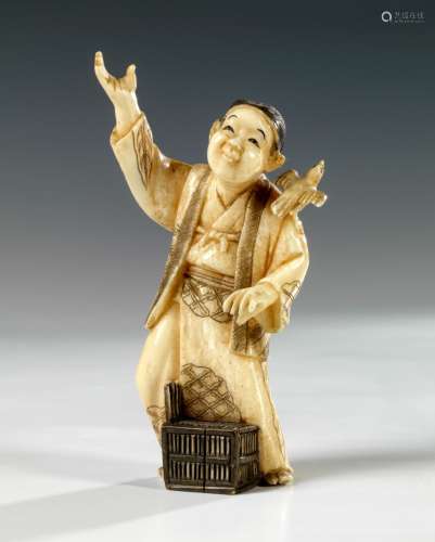 Okimono en ivoire sculpté. Japon, circa 1940. Représentant u...
