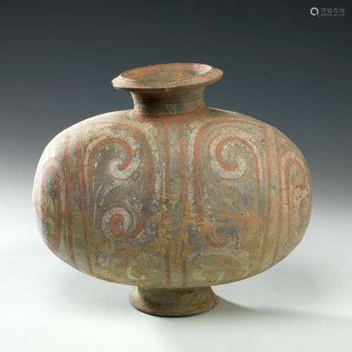 Vase cocon en terre cuite. Chine, dynastie Han (206 av. J.C....