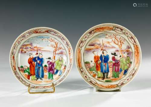 Paire de coupelles en porcelaine polychrome. Chine, Compagni...