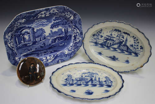 A pair of pearlware oval dishes, late 18th/early 19th centur...