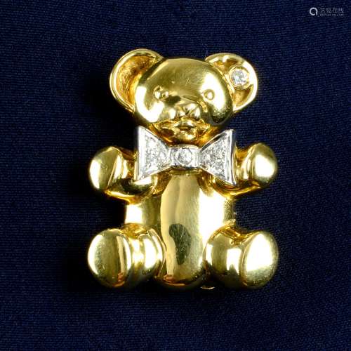 A brilliant-cut diamond 'Signore Carlo' teddy bear pendant/ ...