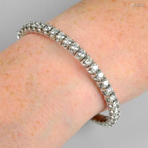 An 18ct gold brilliant-cut diamond 'Xpandable' bracelet,