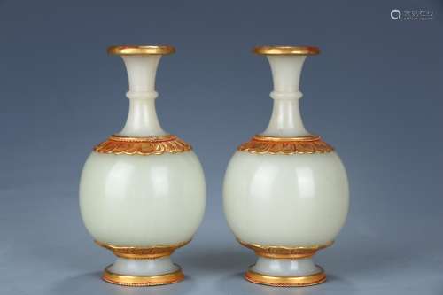A Pair of Hetian Jade Globular Vases