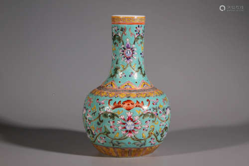 A Green Bat Flower Pattern Porcelain Vase