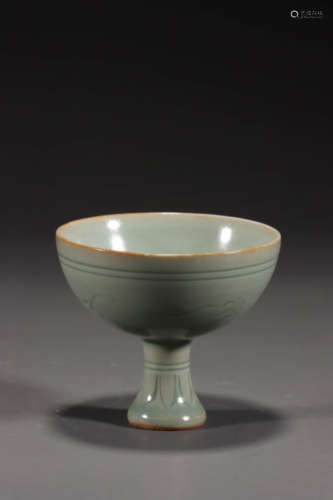 A Yue Ware Porcelain High Feet Cup