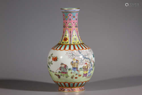 A Playing Children Pattern Familee Rose Porcelain Vase