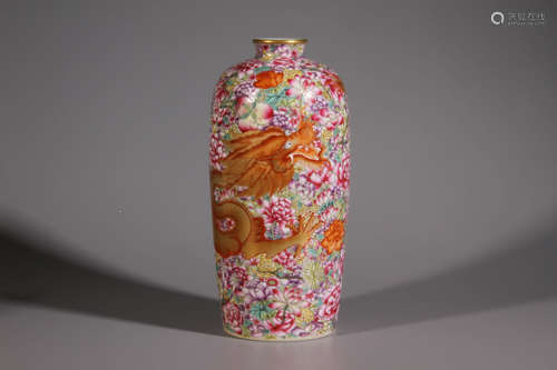 A Flower Dragon Pattern Porcelian Plum Vase