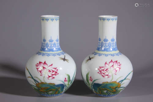 A Pair of Famille Rose Bird with Flower Porcelain Vase