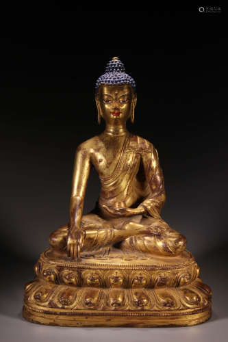 A Gilt Bronze Sakyamuni Figure Statue