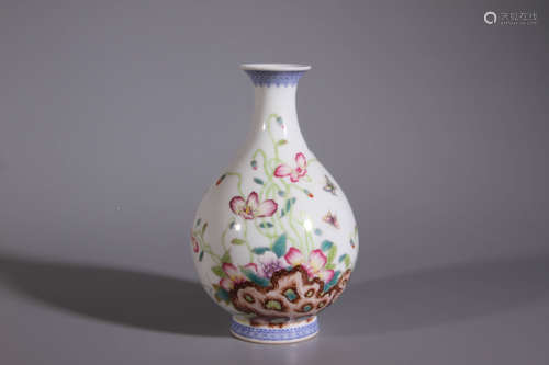 A Famille Rose Butterfly Pattern Porcelain Vase