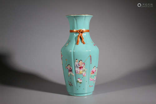 A Blue Playing Children Famille Rose Ribbon Porcelian Vase