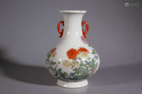 A Famille Rose Flower Pattern Double Ear Porcelain Vase