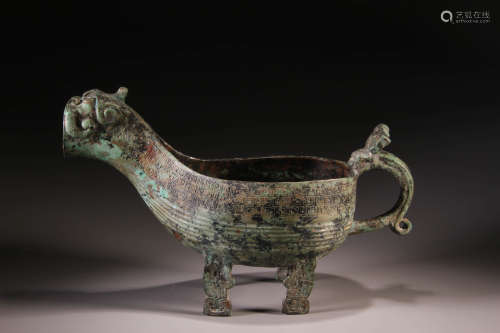 A Chinese Bronze Beast Shape Container