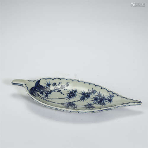 MING DYNASTY,BLUE AND WHITE GLAZED PEN ADD