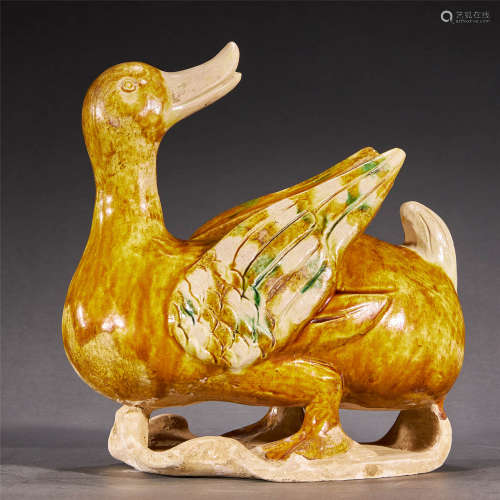 TANG DYNASTY,SANCAI-GLAZED POTTERY DUCK