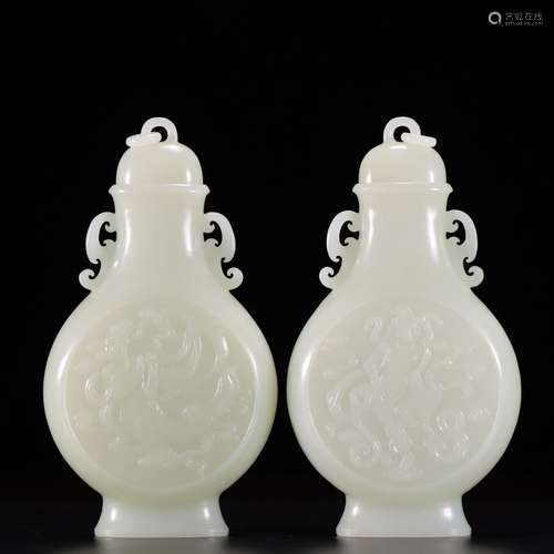 A PAIR OF HETIAN JADE VASES,QING DYNASTY