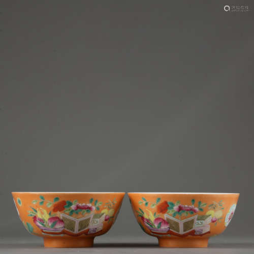 A PAIR OF FAMILLE-ROSE BOWLS,QING DYNASTY
