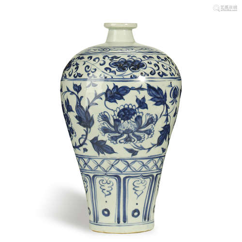 MING DYNASTY,BLUE AND WHITE GLAZED VASE,MEIPING