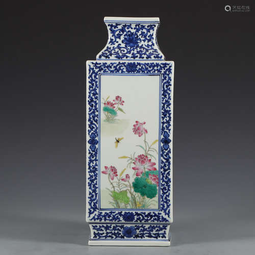 FAMILLE-ROSE VASE,QING DYNASTY