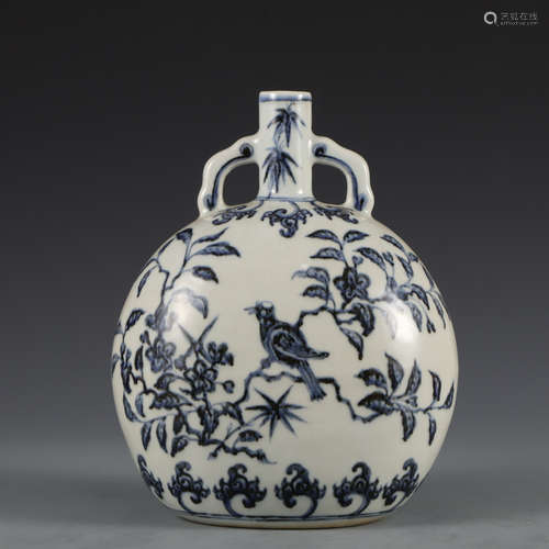 BLUE AND WHITE GLAZED VASE,MING DYNASTY