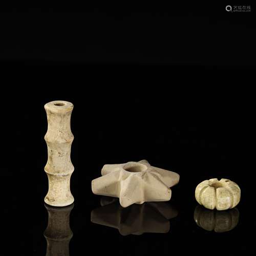 A SMALL BONE DRAGON-CARVED TUBULAR FITTING,WARRING STATES PE...