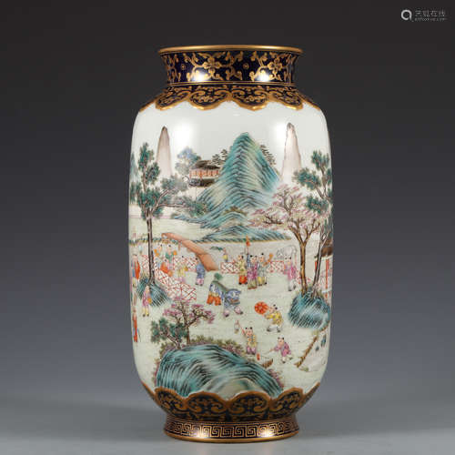 FAMILLE-ROSE VASE,QING DYNASTY