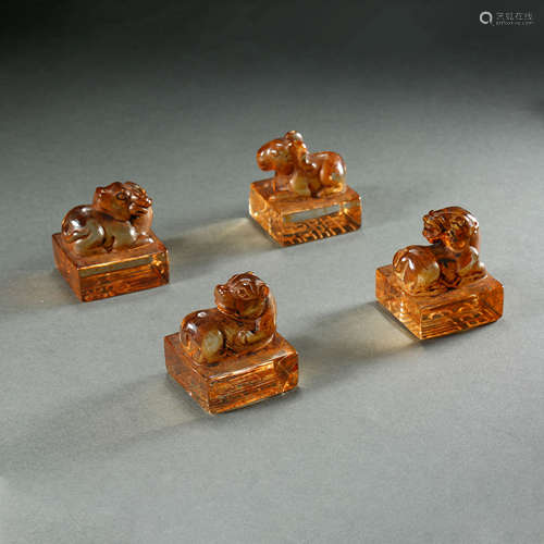 A SET OF CHINESE CRYSTAL SEALS, HAN DYNASTY