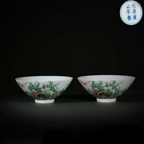 A PAIR OF CHINESE BOWLS , QING DYNASTY