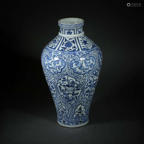 CHINESE YUAN DYNASTY BLUE AND WHITE VASE