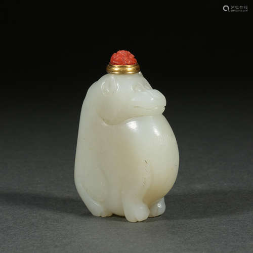 CHINESE HETIAN JADE SNUFF BOTTLE, QING DYNASTY