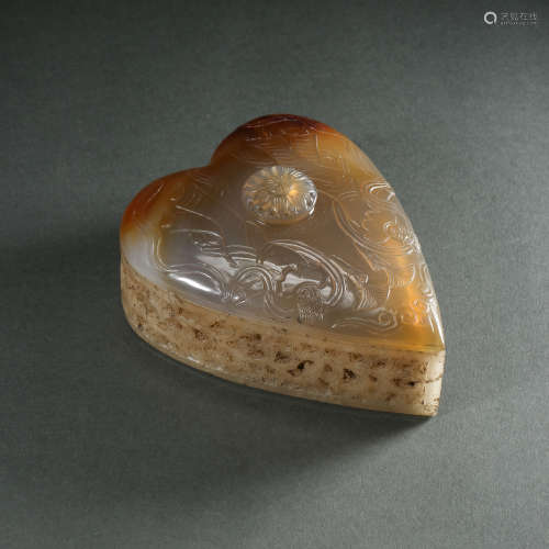 CHINESE HEART SHAPED AGATE BOX, QING DYNASTY
