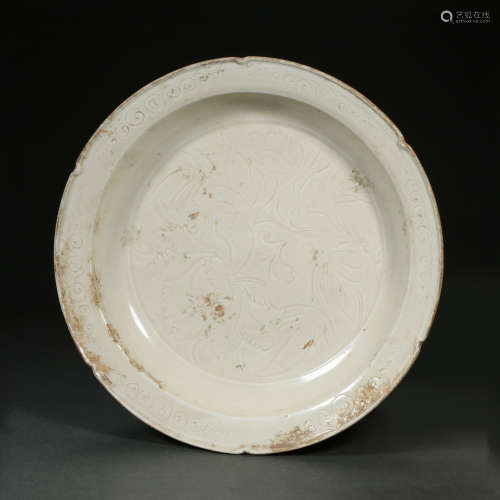 CHINESE NORTHERN SONG DYNASTY DING WARE FLOWER PATTERNS PLAT...