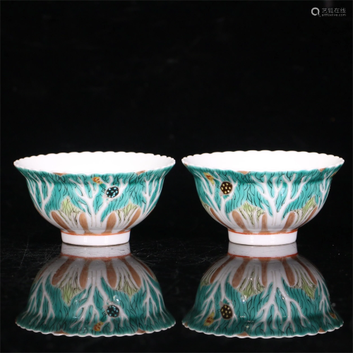 A PAIR OF CHINESE FAMILLE ROSE PORCELAIN CUPS