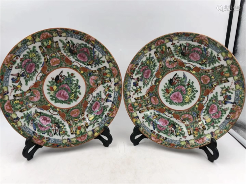 A PAIR OF CHINESE CANTON ENAMEL FLOWERS PATTERN