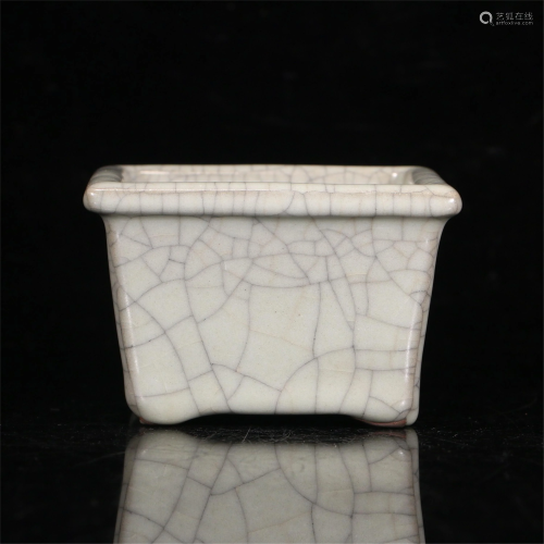 A CHINESE GE-STYLE GLAZED PORCELAIN SQUARE WATER POT