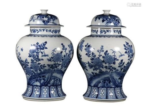 BLUE & WHITE 'PEONY' BALUSTER JAR