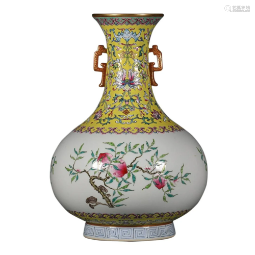 FAMILLE-ROSE 'FRUIT' HANDLED VASE