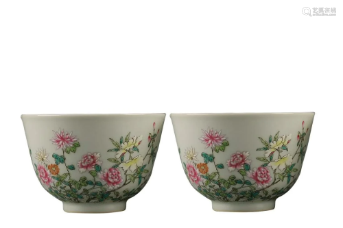 PAIR OF FAMILLE-ROSE 'FLORAL' CUPS