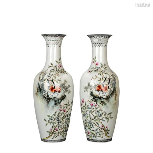 FAMILLE-ROSE 'BIRD AND FLOWER' VASE