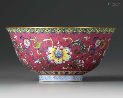 A CHINESE PINK-GROUND FAMILLE ROSE 'BOWL, QING DYNASTY (1611...