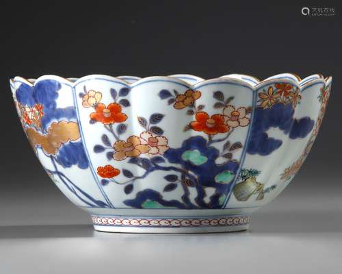 A JAPANESE IMARI BOWL, 17TH CENTURY