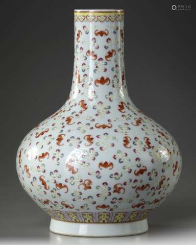 A CHINESE FAMILLE ROSE 'BATS AND CLOUDS' BOTTLE VASE,19TH CE...