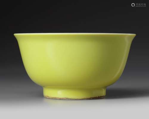 A CHINESE YELLOW GLAZED CUP, CHINA, 19TH-20TH CENTURY