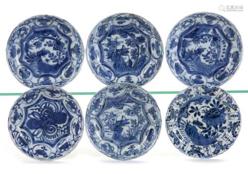 A LOT OF SIX CHINESE BLUE AND WHITE DISHES, WANLI PERIOD (15...