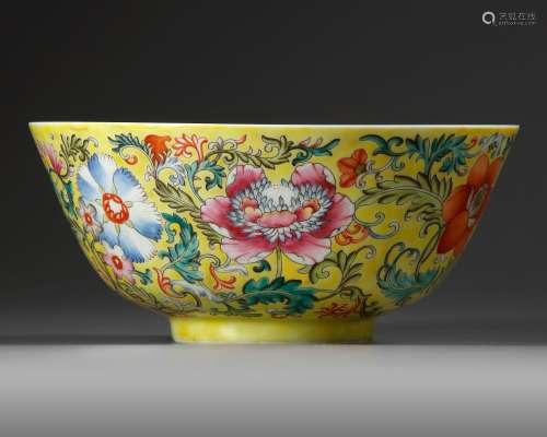 A FAMILLE-ROSE YELLOW-GROUND 'FLORAL' BOWL, DAOGUANG UNDERGL...