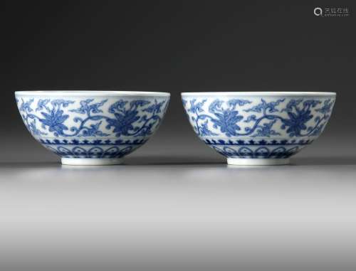 A PAIR OF CHINESE BLUE AND WHITE LILY BOWLS, QING DYNASTY (1...
