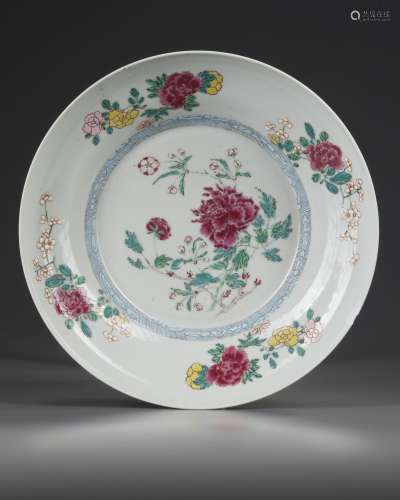 A CHINESE FAMILLE ROSE 'FLORAL DISH, 19TH CENTURY