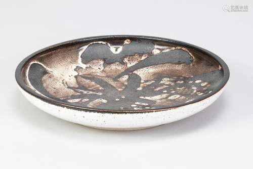 BARBARA CASS (1921-1992); a shallow stoneware dish with whit...