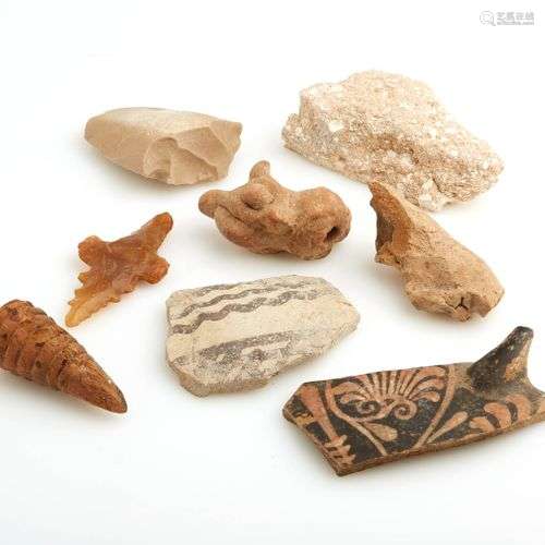 Important lot de 8 objets (tous d'époque antique) comprenant...